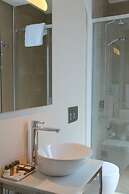Upsuites Hotel