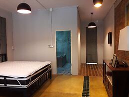 Baan Hotelier Resort