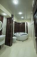 Grand Hills Hotel