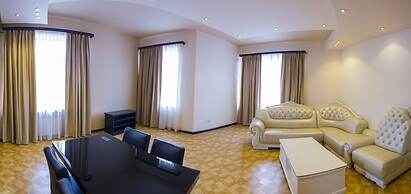 Grand Hills Hotel