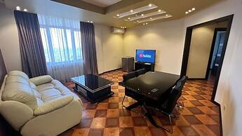 Grand Hills Hotel