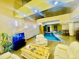 Grand Hills Hotel