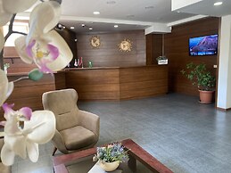 Grand Hills Hotel