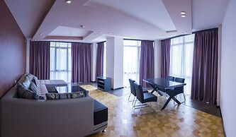 Grand Hills Hotel
