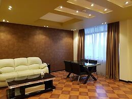 Grand Hills Hotel