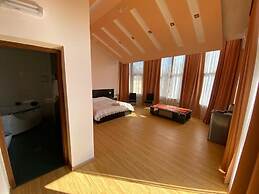 Grand Hills Hotel