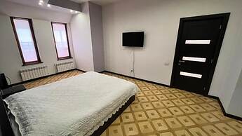 Grand Hills Hotel