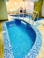 Grand Hills Hotel