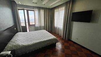 Grand Hills Hotel
