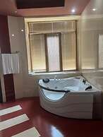 Grand Hills Hotel