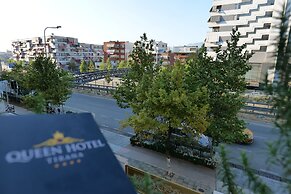 Hotel Queen