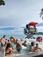 Lub d Koh Samui Chaweng Beach - Beachfront Vibrant Social Vibe
