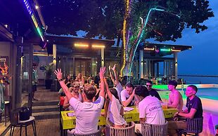 Lub d Koh Samui Chaweng Beach - Beachfront Vibrant Social Vibe
