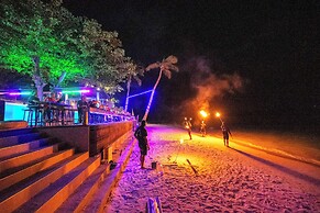 Lub d Koh Samui Chaweng Beach - Beachfront Vibrant Social Vibe