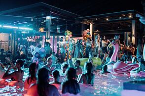 Lub d Koh Samui Chaweng Beach - Beachfront Vibrant Social Vibe