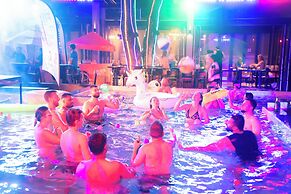 Lub d Koh Samui Chaweng Beach - Beachfront Vibrant Social Vibe