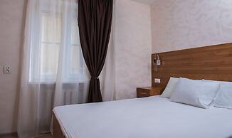 Cozy three bedroom apartment on Lenina