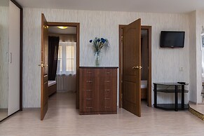 Cozy three bedroom apartment on Lenina