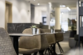 Mr. Todd Hotel