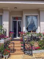 Jolie House