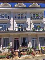 Jolie House