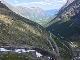 Heinåli Hytta