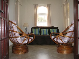 Maya's Bajan Villas - Unit B