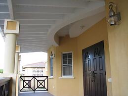 Maya's Bajan Villas - Unit B