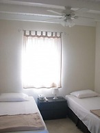 Maya's Bajan Villas - Unit B