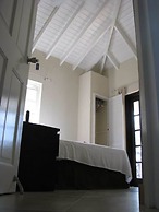 Maya's Bajan Villas - Unit B