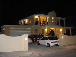Maya's Bajan Villas - Unit B