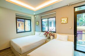Golden hotel