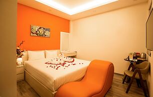 Golden hotel