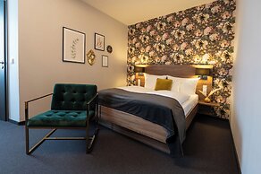 V Boutique Hotel