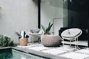 Lloyd's Inn Bali