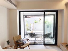 Lloyd's Inn Bali