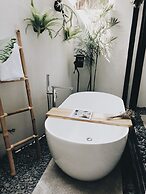 Lloyd's Inn Bali