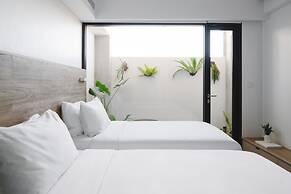 Lloyd's Inn Bali