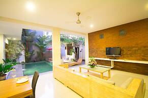 Apple Villa and Apartment