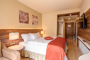 Sunday Schwarzbachtal Hideaway Resort