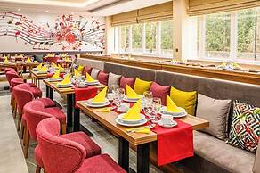 Sunday Schwarzbachtal Hideaway Resort