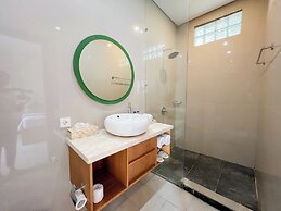 Apple Villa & Suite Seminyak