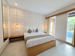 Apple Villa & Suite Seminyak
