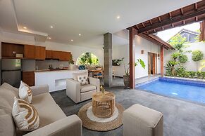 Apple Villa & Suite Seminyak
