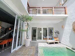 Apple Villa & Suite Seminyak