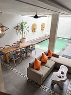 Apple Villa & Suite Seminyak
