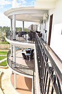 Sea Crest Hotel