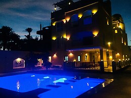 Jewel Howard Carter Hotel