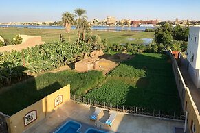 Jewel Howard Carter Hotel