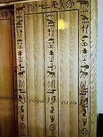 Jewel Howard Carter Hotel